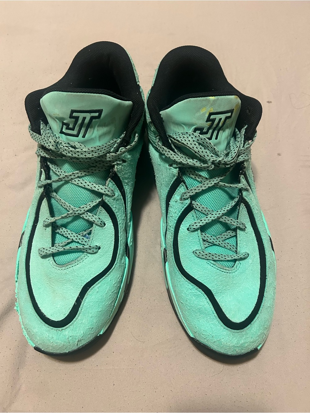 Nike Mint Green Athletic Basketball Shoes with Black Accents
